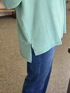 Raised Rib Long Sleeve Hi-Low V-Neck Top - Jade