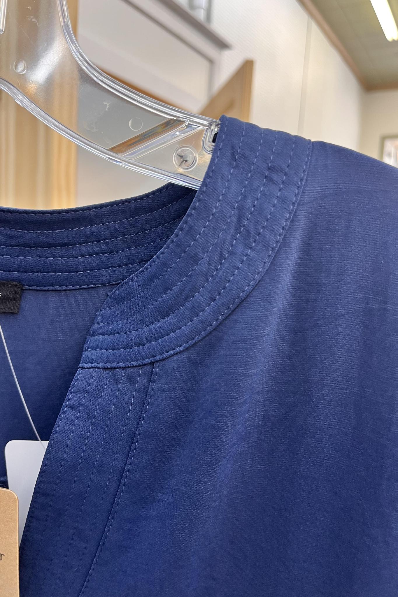 Navy V-Neck 3/4 Sleeve Blouse